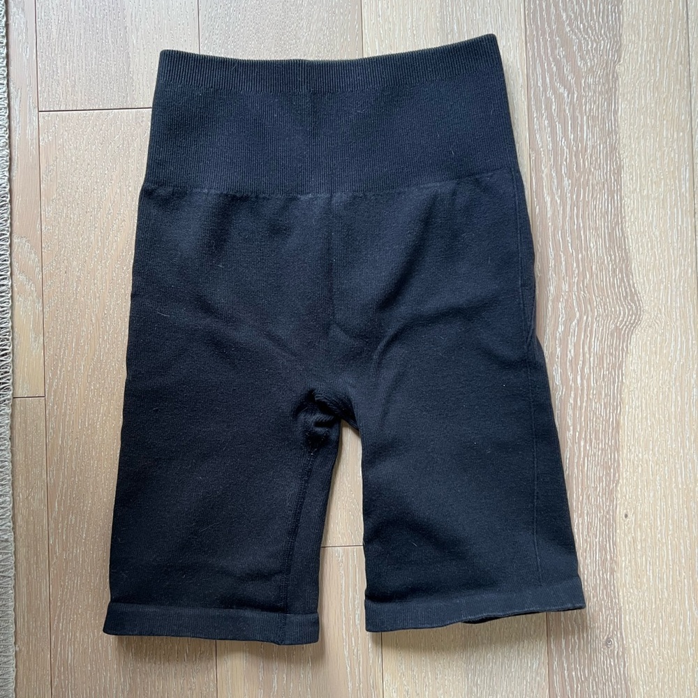 Everlane Charcoal Ribbed High-Rise Shorts